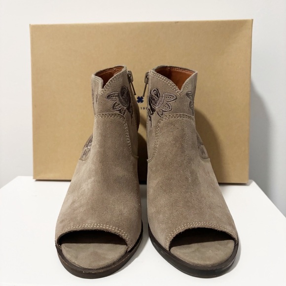 Lucky‎ Brand Listana Booties Womens 7M Floral Embroidered Peep Toe Block Heel - Picture 5 of 14